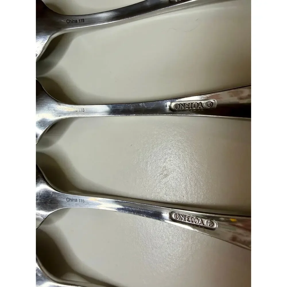Oneida Serif Teaspoons 6 1/4” Stainless Steel Frosted Swirl Flatware Set of 7